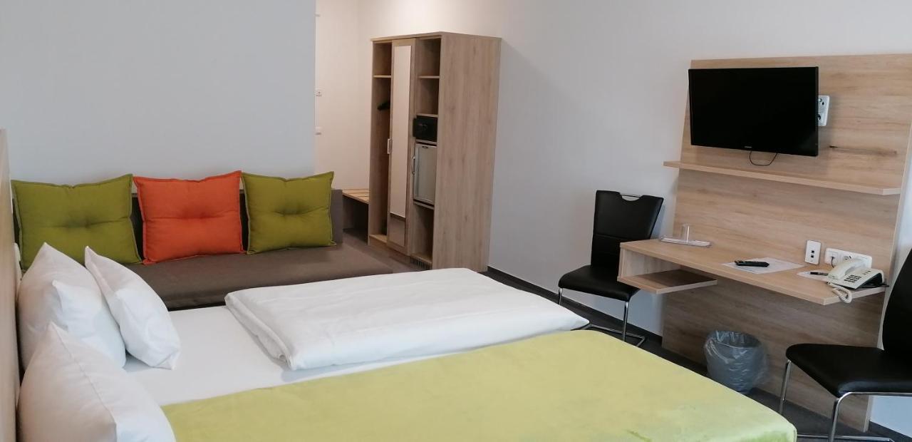 Gasthaus Pension Rezatgrund Windsbach Bagian luar foto