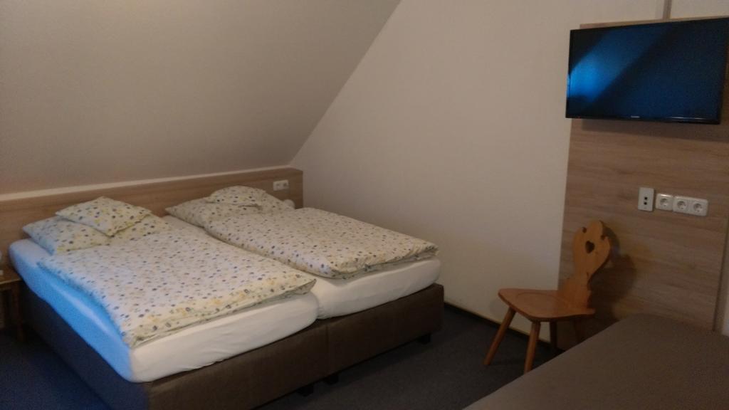 Gasthaus Pension Rezatgrund Windsbach Bagian luar foto