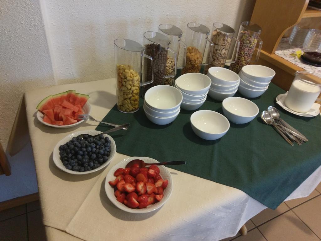 Gasthaus Pension Rezatgrund Windsbach Bagian luar foto