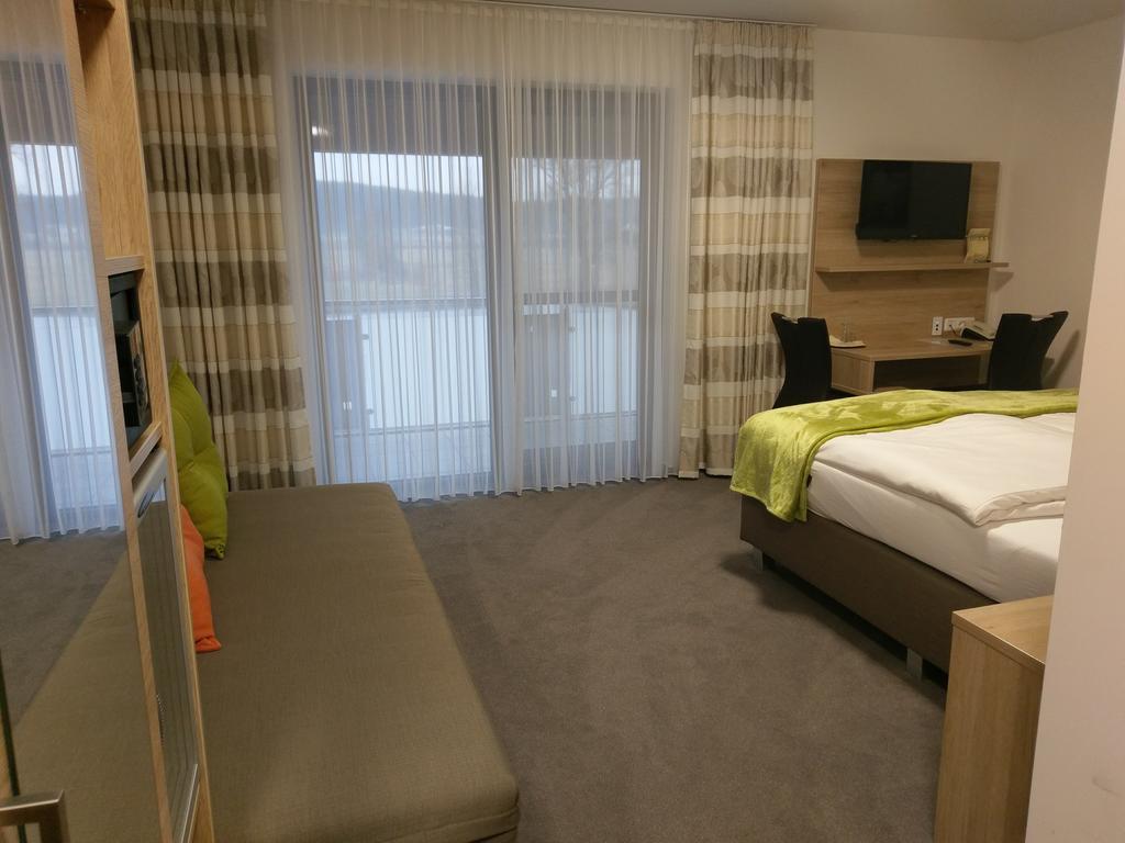 Gasthaus Pension Rezatgrund Windsbach Bagian luar foto