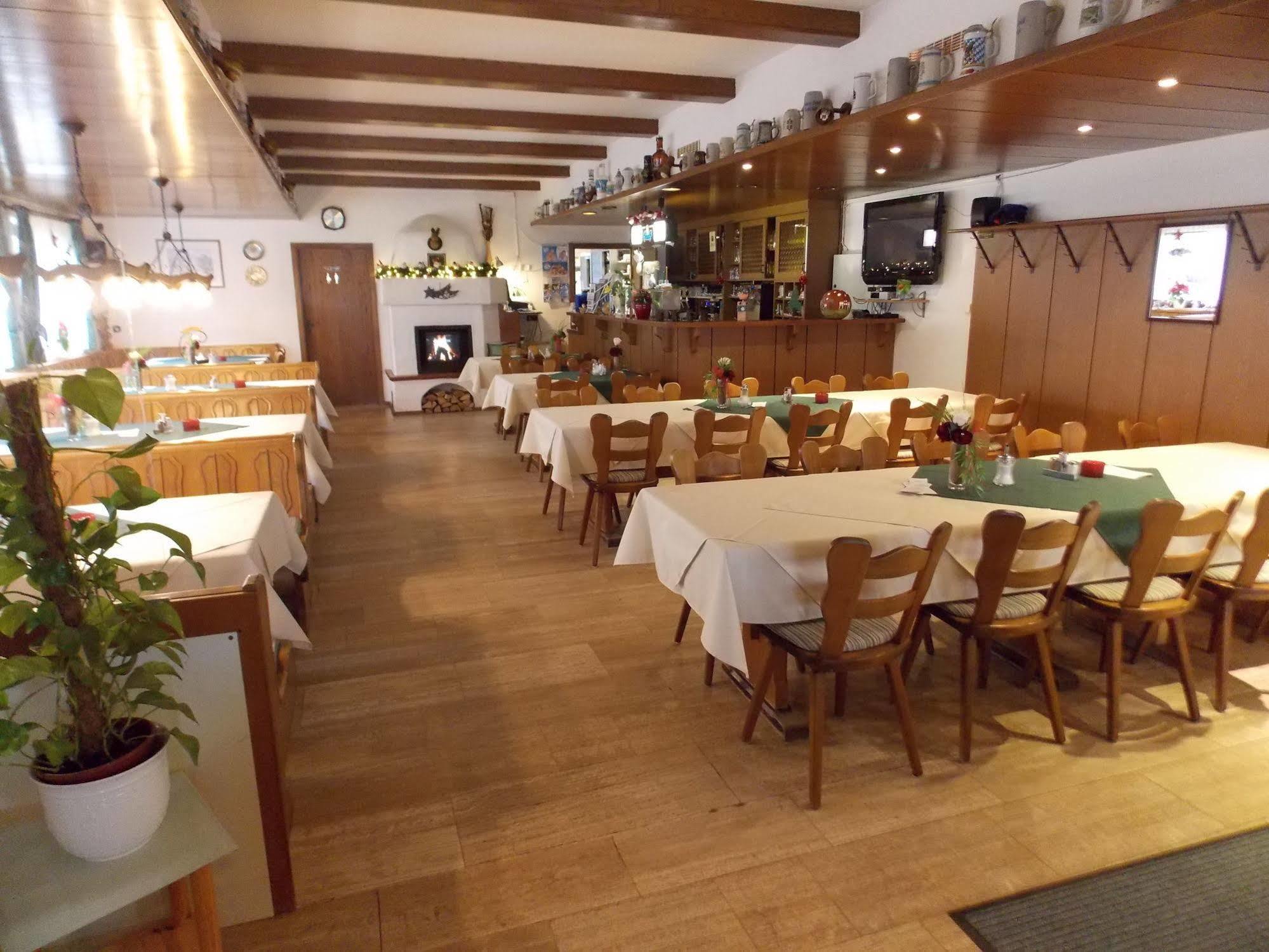 Gasthaus Pension Rezatgrund Windsbach Bagian luar foto