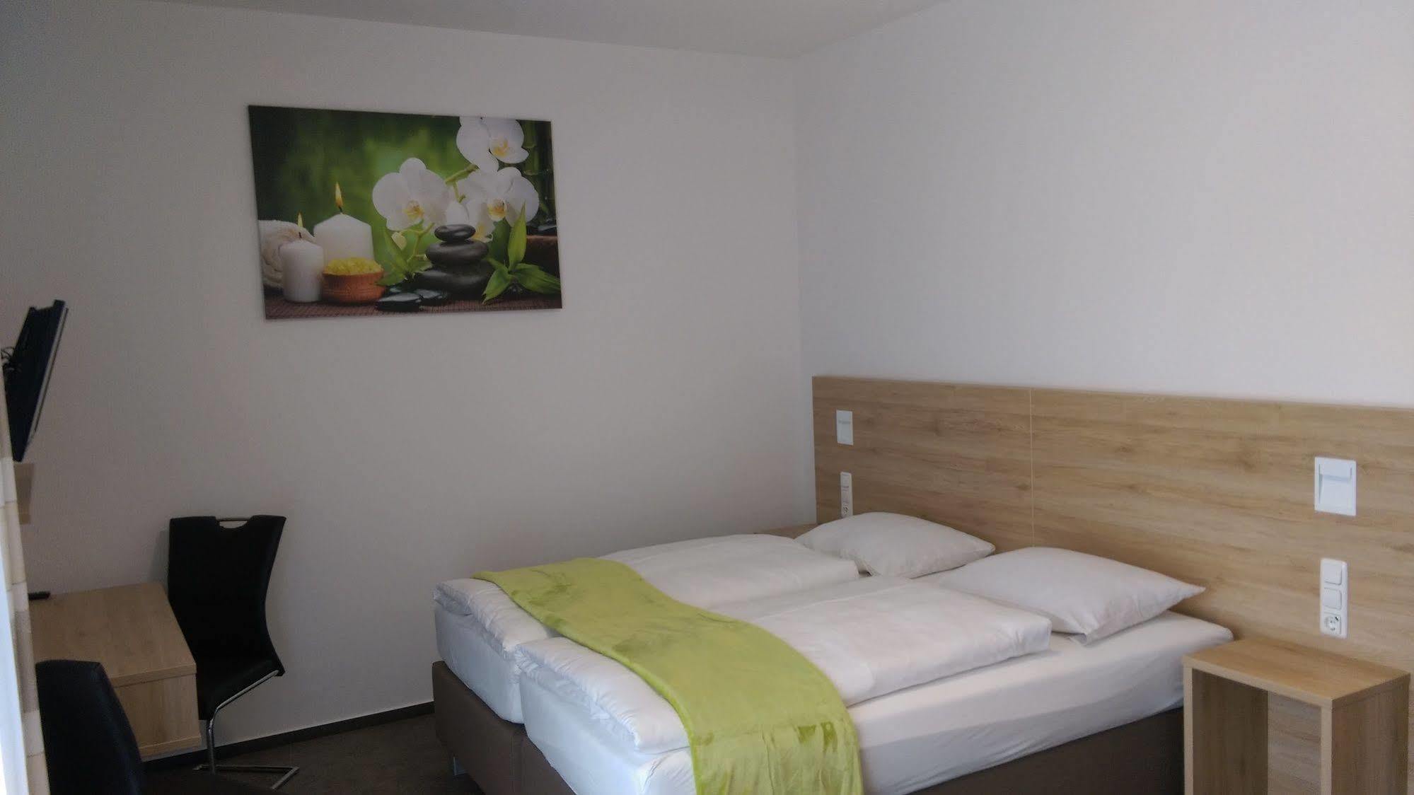 Gasthaus Pension Rezatgrund Windsbach Bagian luar foto