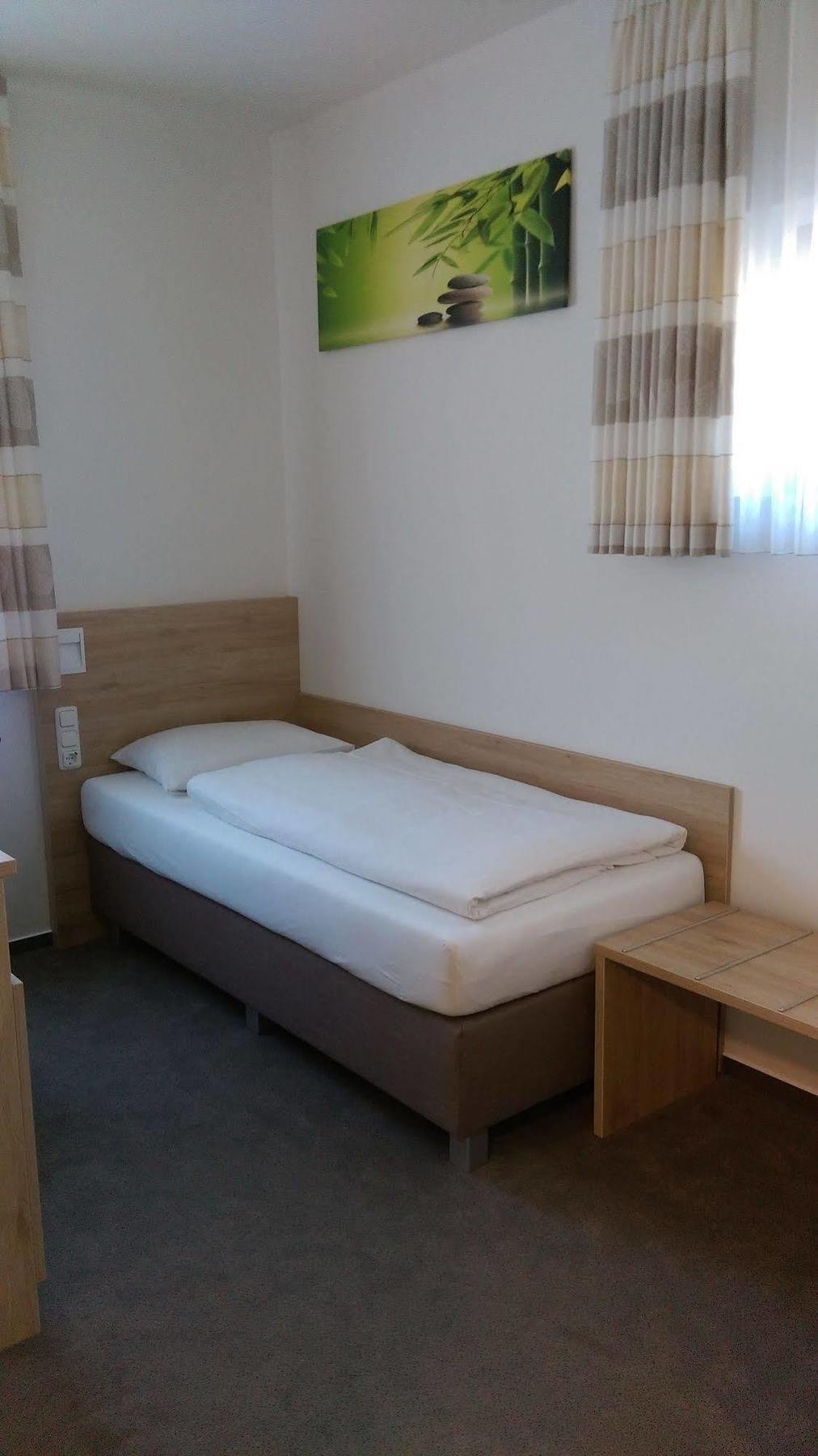 Gasthaus Pension Rezatgrund Windsbach Bagian luar foto