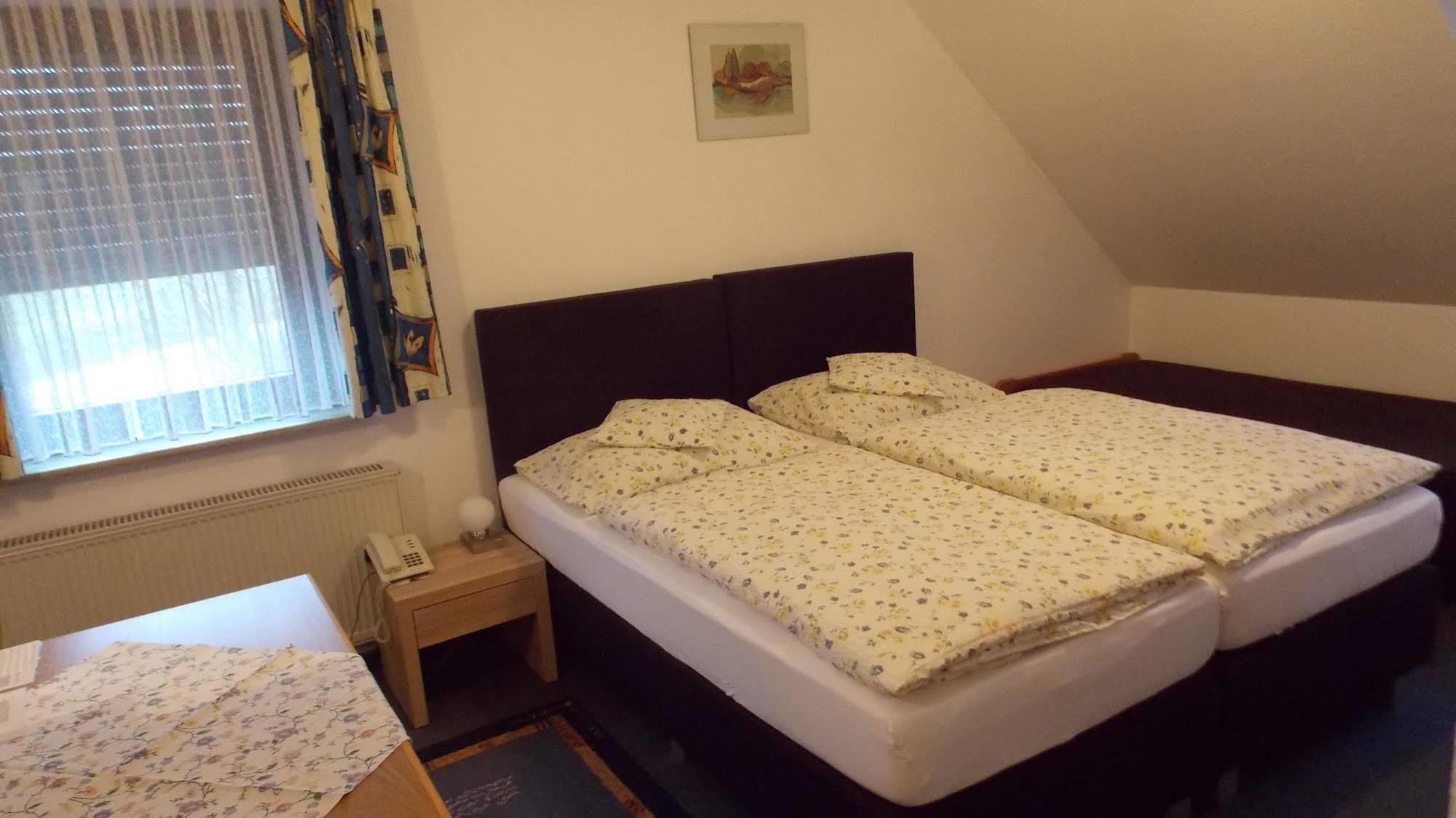 Gasthaus Pension Rezatgrund Windsbach Bagian luar foto
