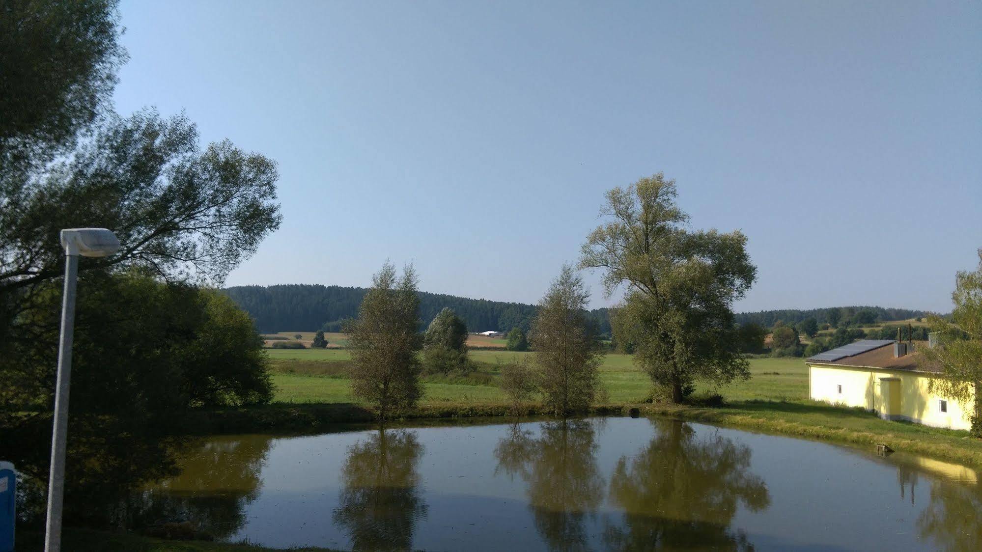 Gasthaus Pension Rezatgrund Windsbach Bagian luar foto